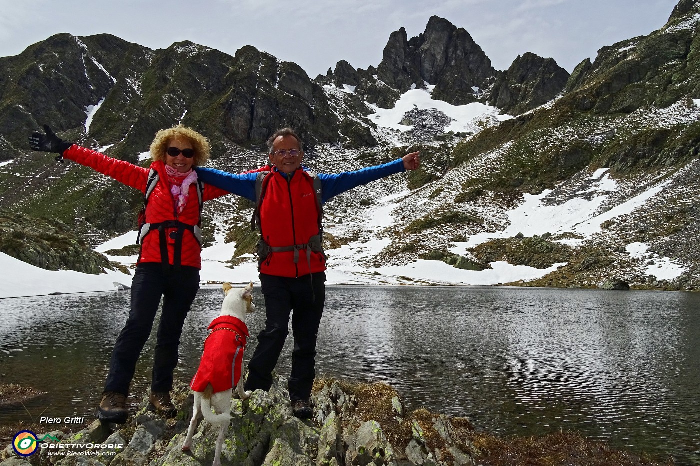 65 Una spera di sole...vai con le foto al laghetto col Valletto !.JPG -                                